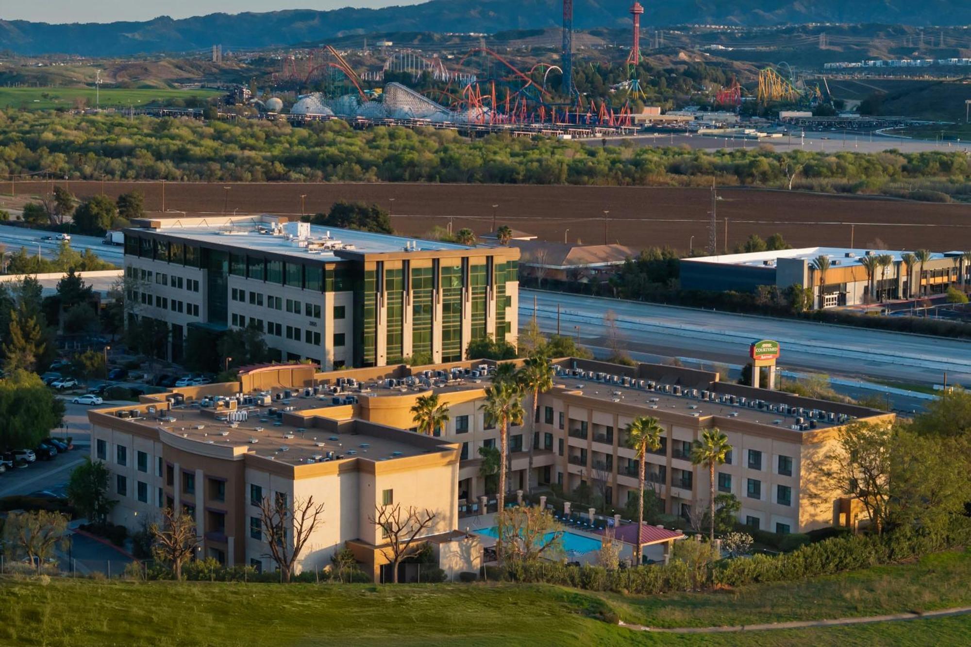 Hotel Courtyard By Marriott Santa Clarita Valencia Exterior foto